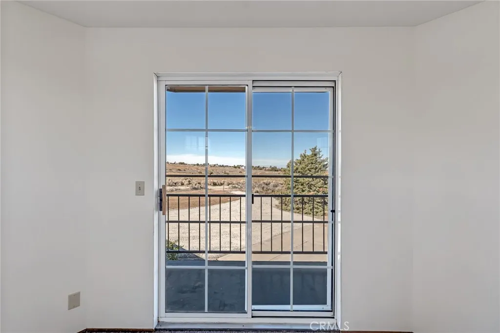 8325 Johnson Road, Phelan, California 92371 home-pic-39