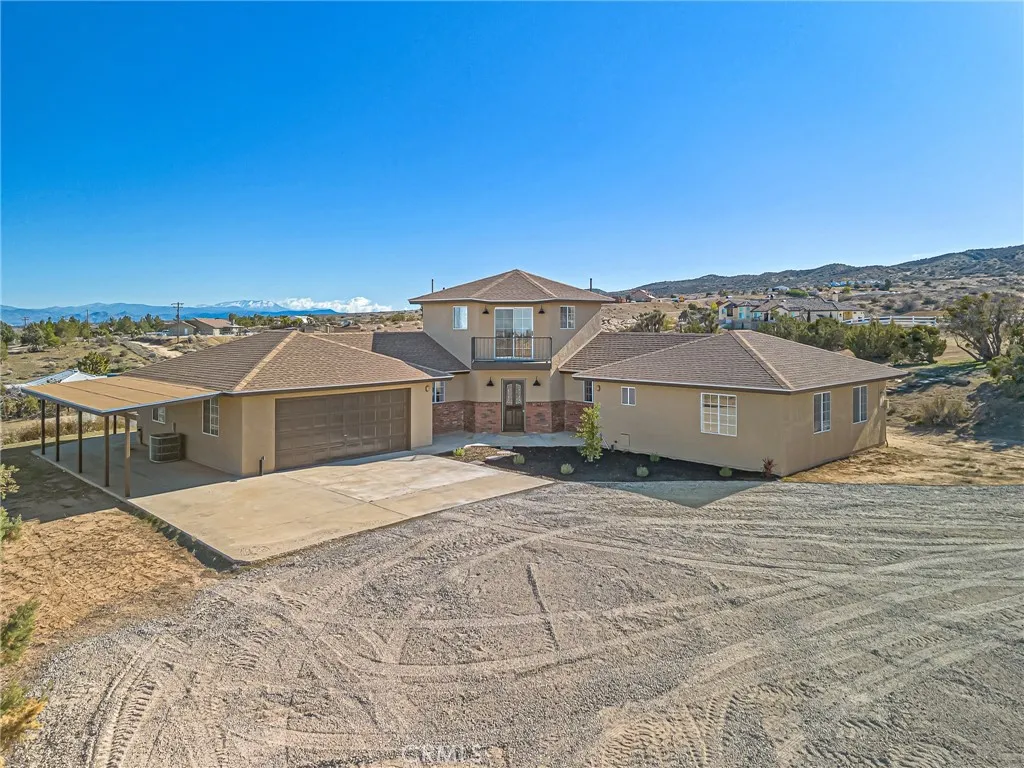 8325 Johnson Road, Phelan, California 92371 home-pic-2
