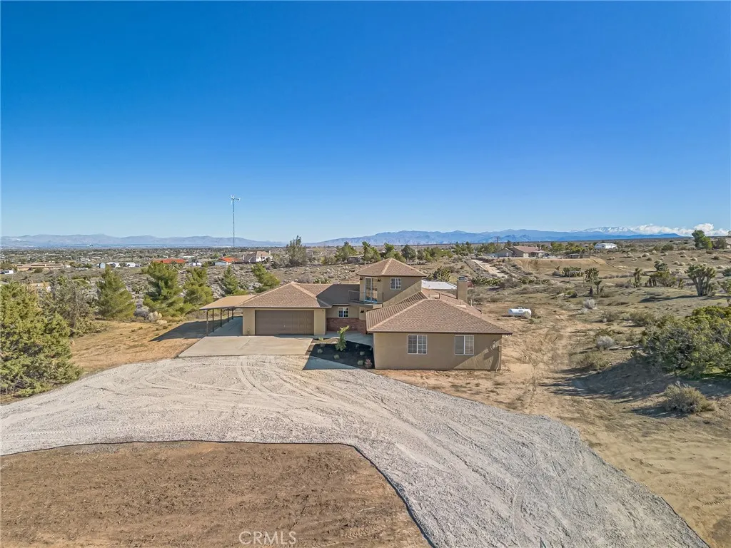 8325 Johnson Road, Phelan, California 92371 home-pic-3