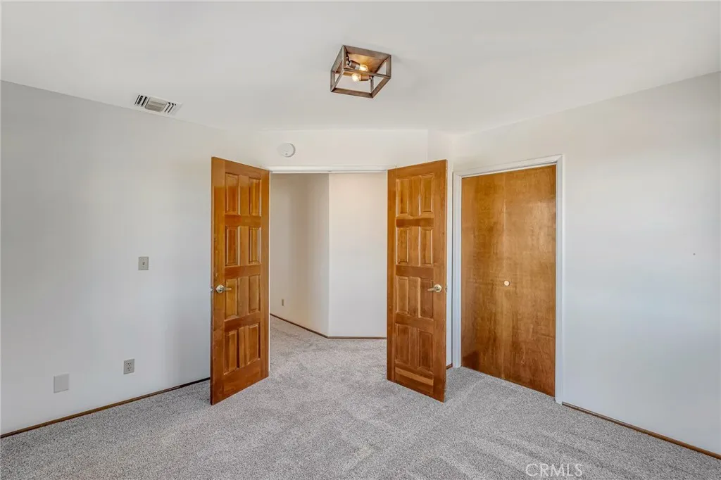 8325 Johnson Road, Phelan, California 92371 home-pic-32