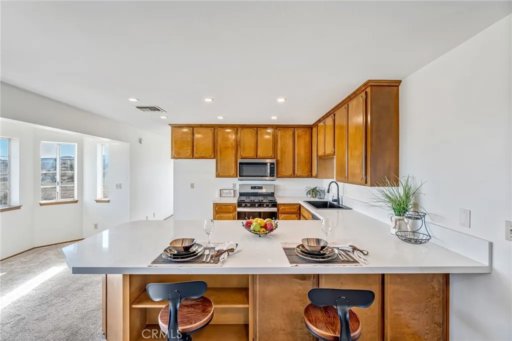 8325 Johnson Road, Phelan, California 92371 home-pic-13
