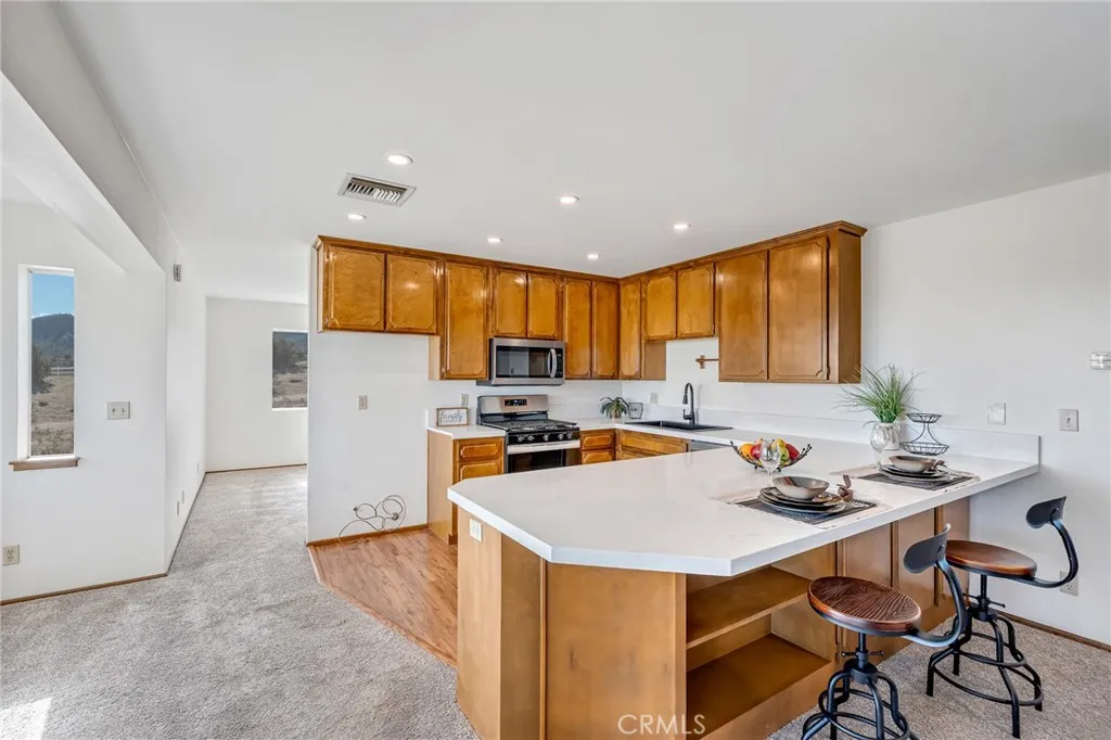 8325 Johnson Road, Phelan, California 92371 home-pic-14