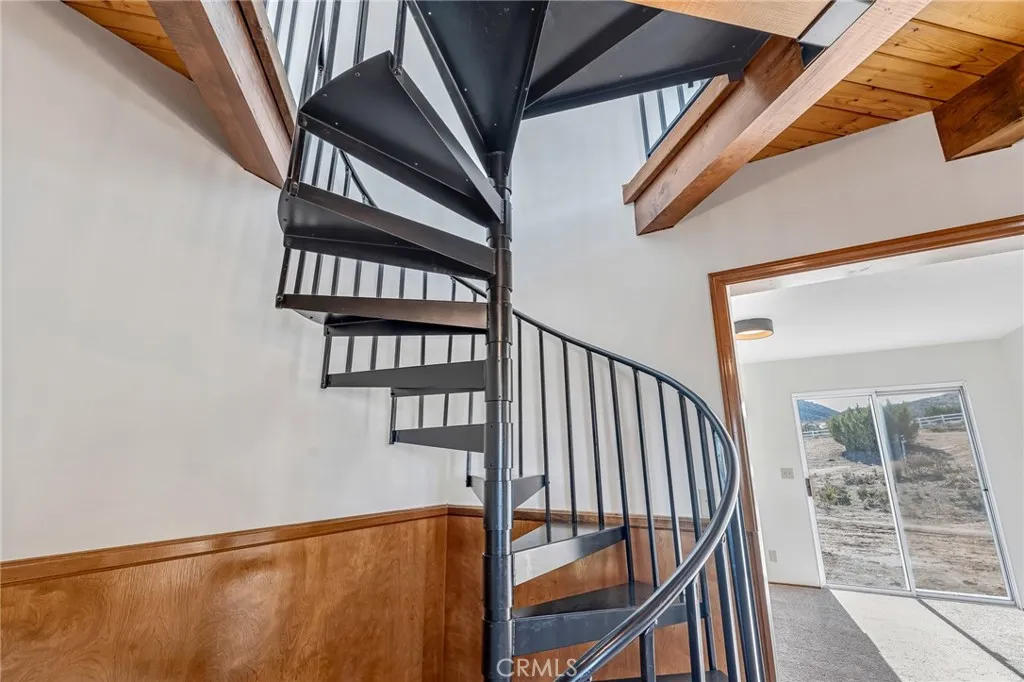 8325 Johnson Road, Phelan, California 92371 home-pic-7