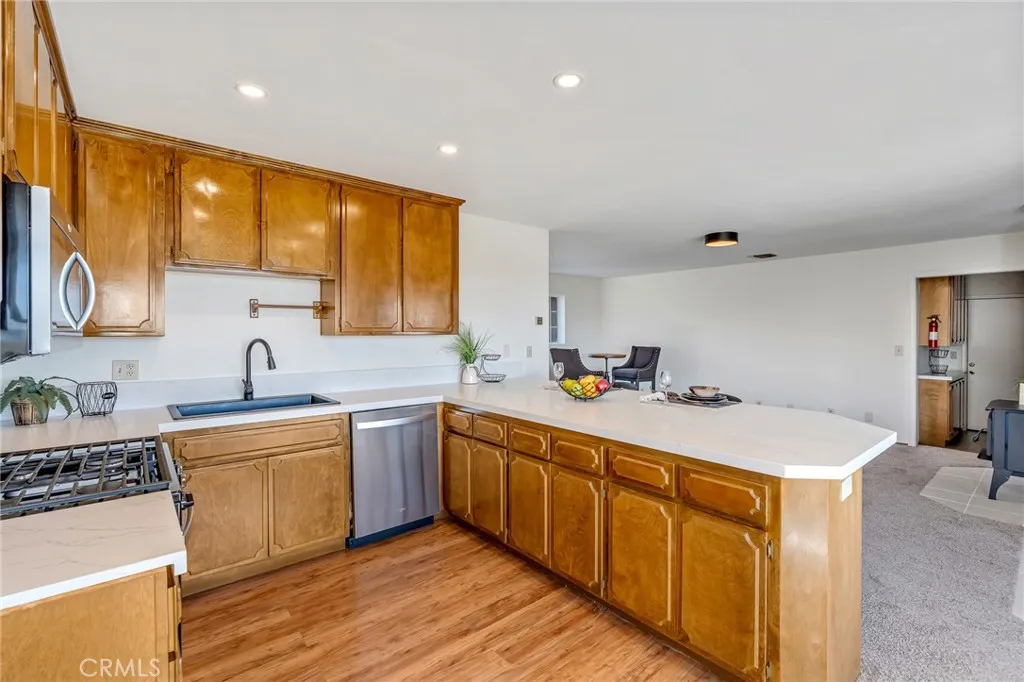 8325 Johnson Road, Phelan, California 92371 home-pic-16