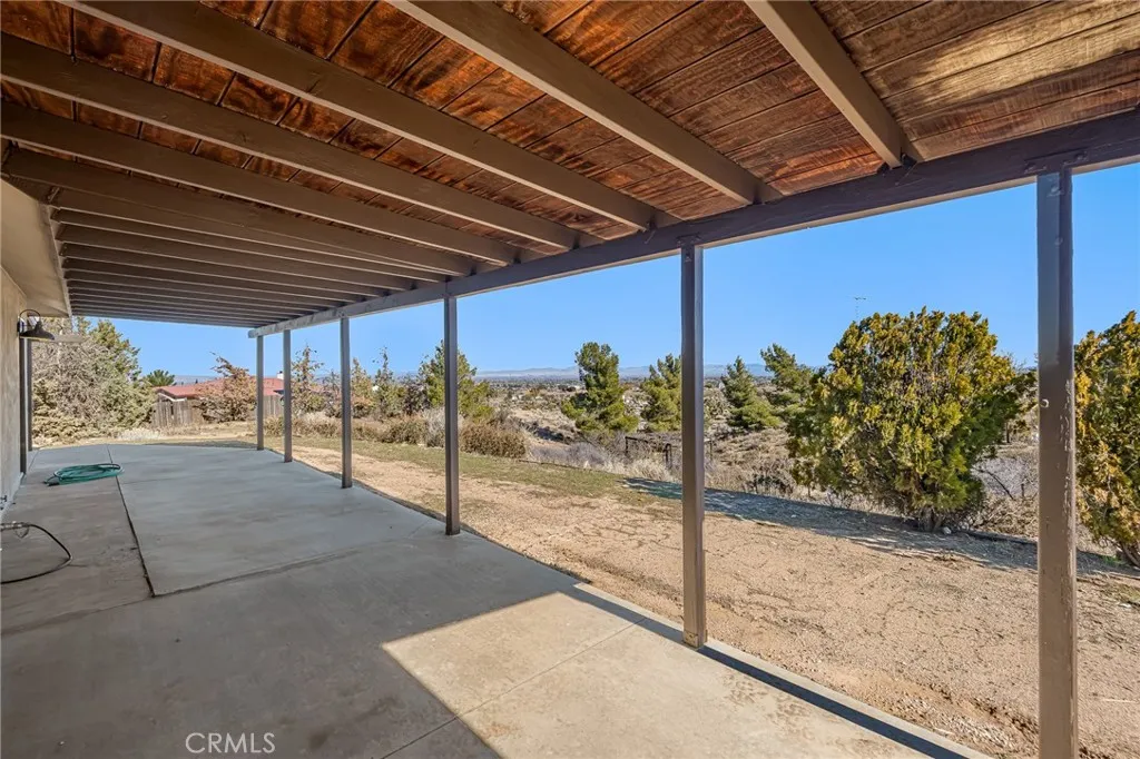 8325 Johnson Road, Phelan, California 92371 home-pic-48