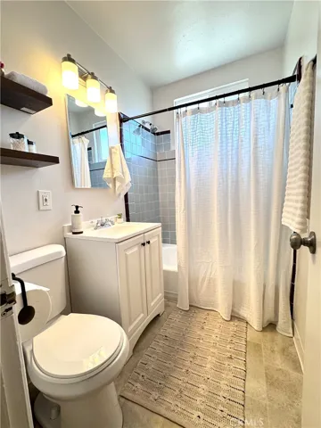 Back Unit Bathroom