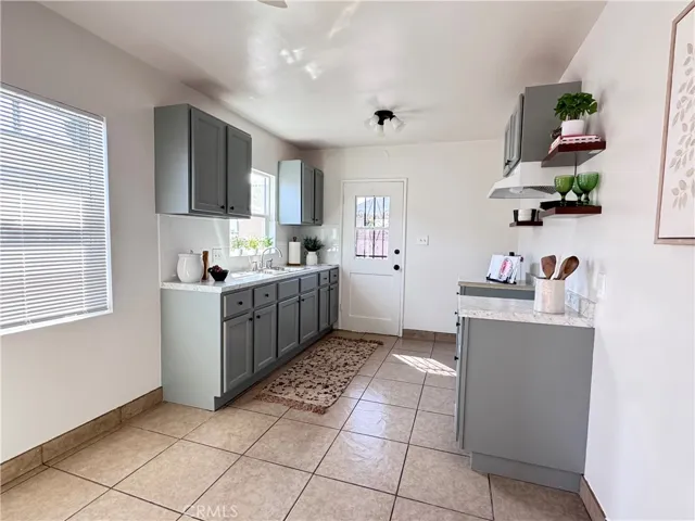 Back Unit Kitchen