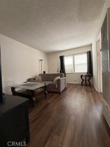 Back Unit Living Room