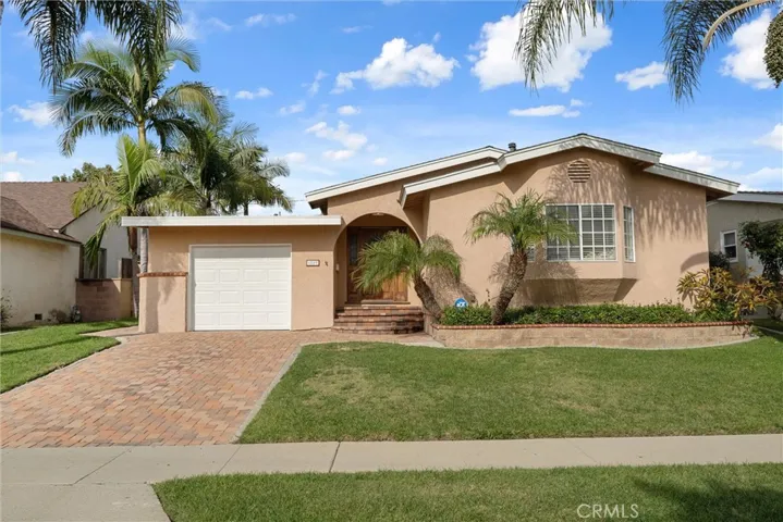Welcome to 6809 E El Progreso!
