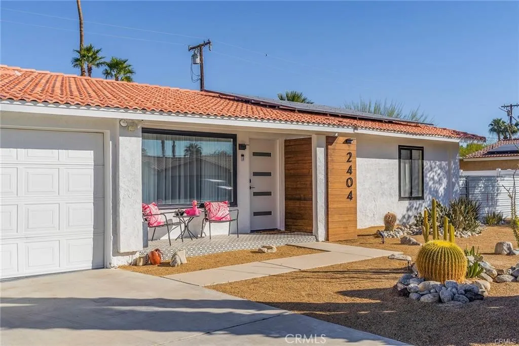 2404 E Bellamy, Palm Springs, California 92262 home-pic-0