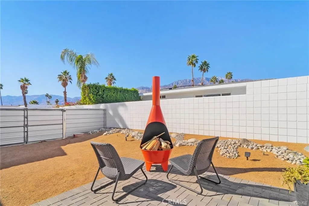 2404 E Bellamy, Palm Springs, California 92262 home-pic-10