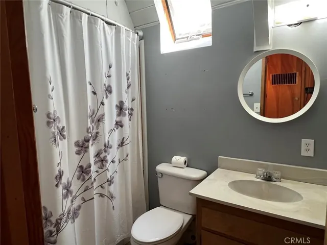 Bathroom in main unit