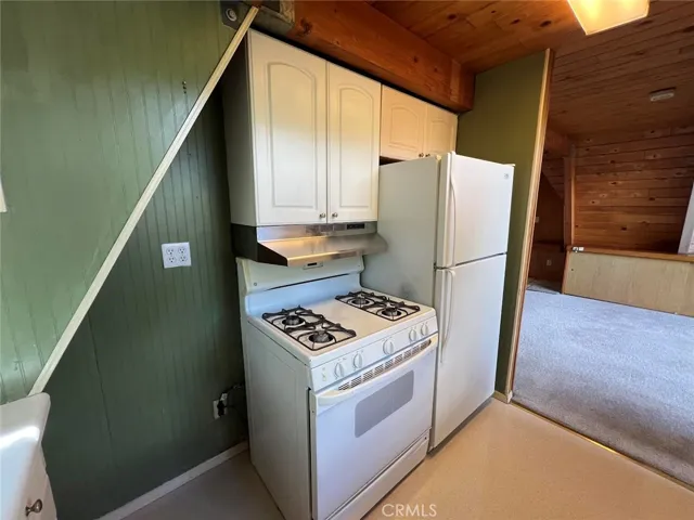 Main unit (A-frame) kitchen