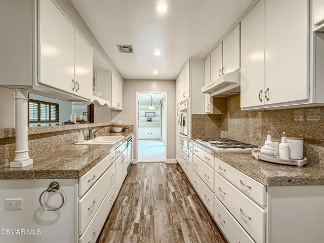 cKitchen and Dining6