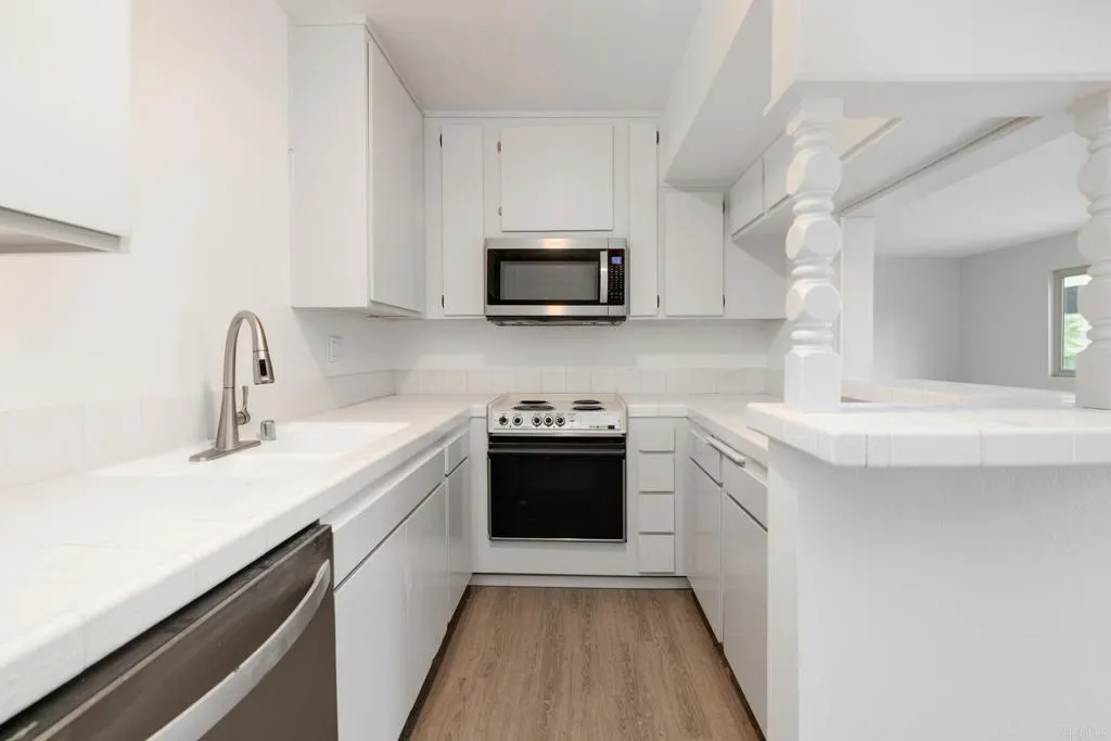 6765 Alvarado Road 10, San Diego, California 92120 home-pic-14