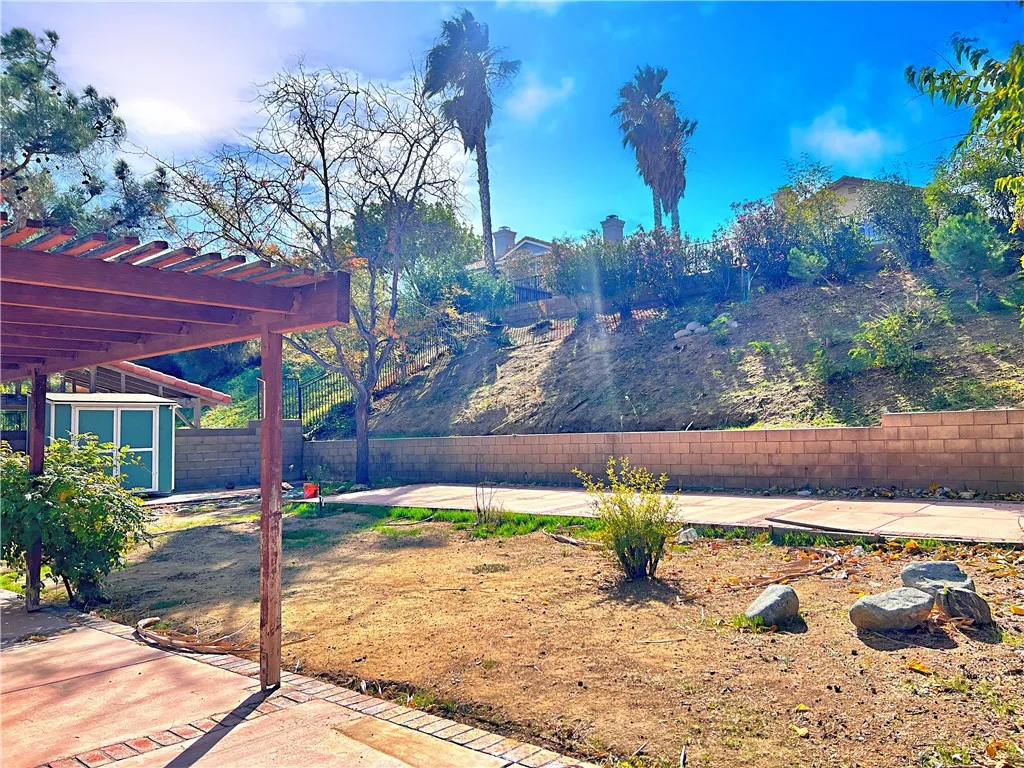 4544 Sungate Drive N, Palmdale, California 93551 home-pic-56