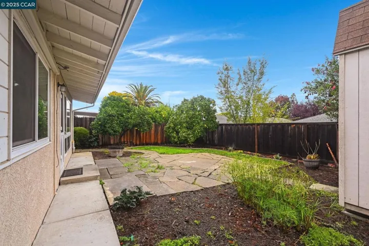 2140 Roskelley Dr, Concord, California 94519
