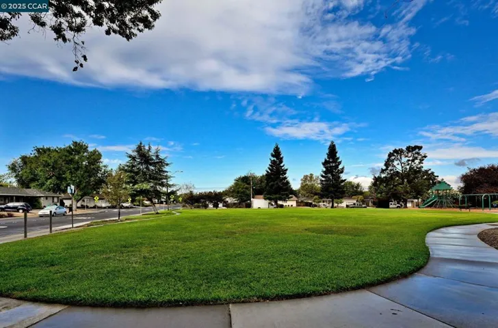 2140 Roskelley Dr, Concord, California 94519