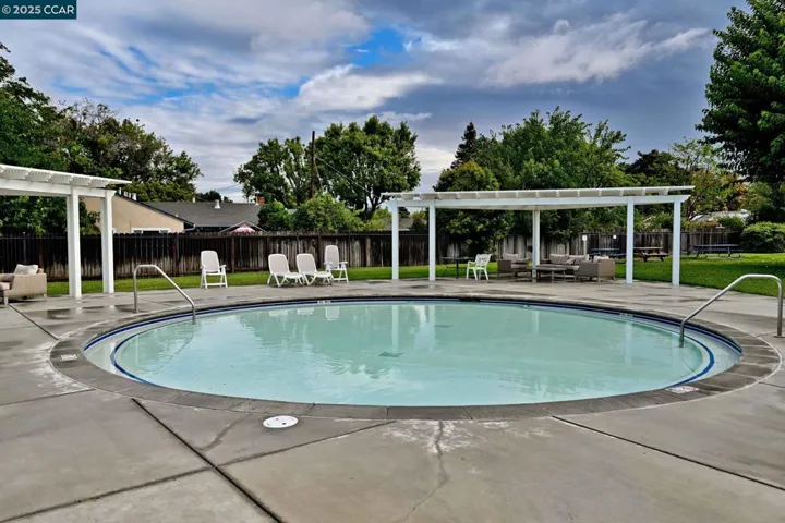 2140 Roskelley Dr, Concord, California 94519