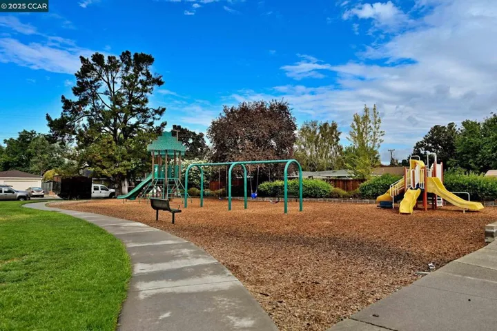 2140 Roskelley Dr, Concord, California 94519