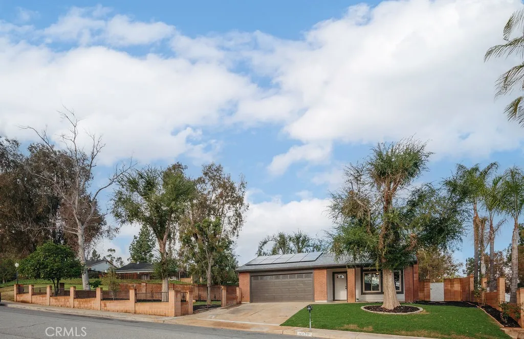 2430 Mesquite, Corona, California 92882 home-pic-2