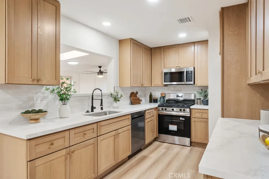 2430 Mesquite, Corona, California 92882 home-pic-9