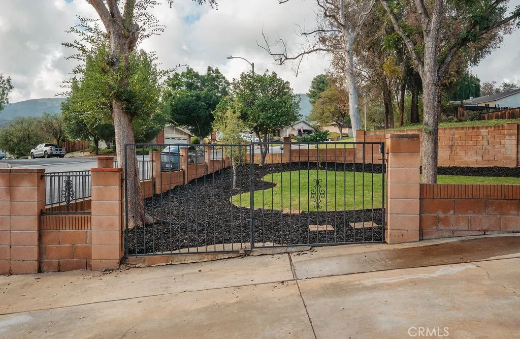 2430 Mesquite, Corona, California 92882 home-pic-33