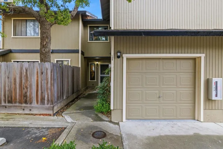 801 Nash Rd G4, Hollister, California 95023