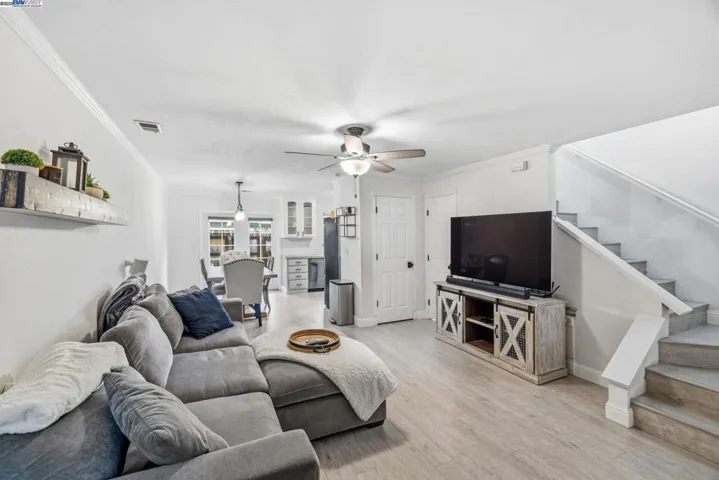 801 Nash Rd G4, Hollister, California 95023