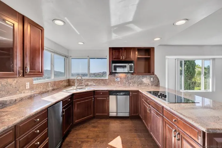 12673 Jackson Hill Dr, El Cajon, California 92021