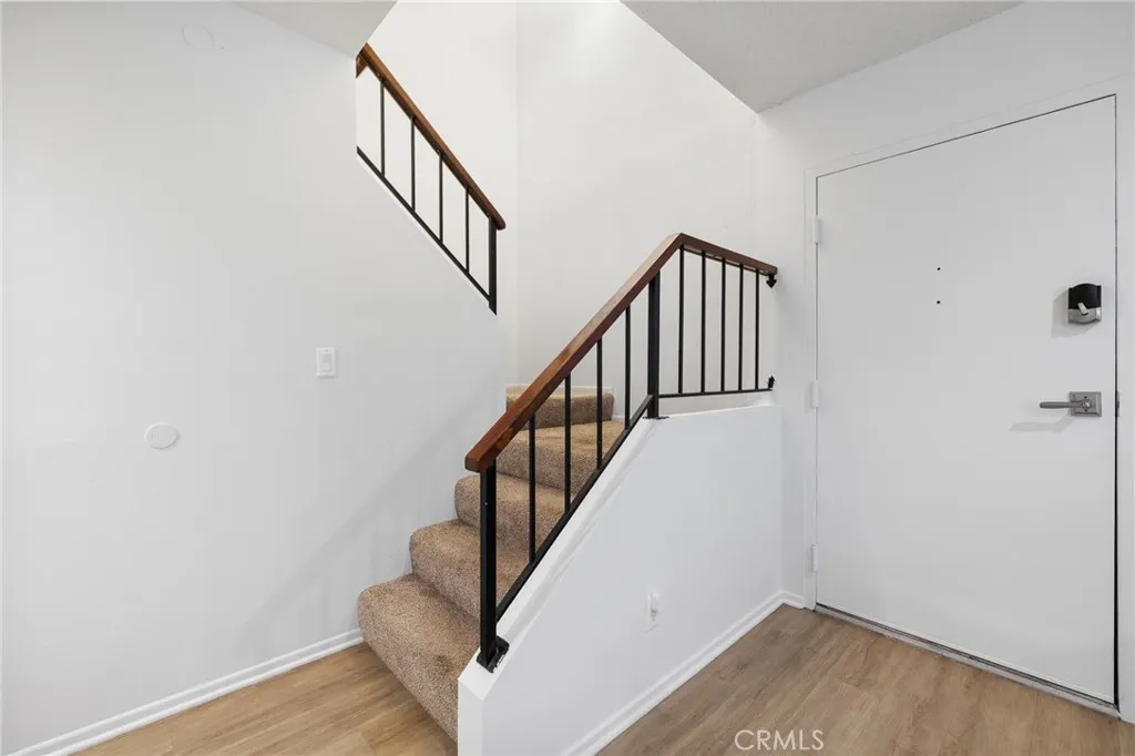27114 Hidaway Avenue 3, Santa Clarita, California 91351 home-pic-14