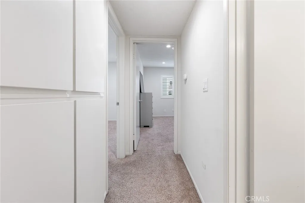 27114 Hidaway Avenue 3, Santa Clarita, California 91351 home-pic-15