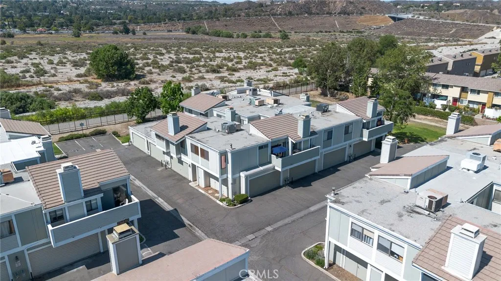 27114 Hidaway Avenue 3, Santa Clarita, California 91351 home-pic-30