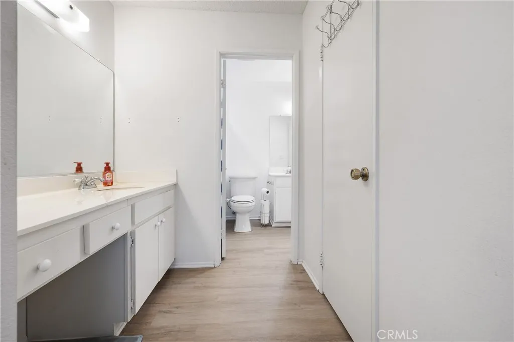 27114 Hidaway Avenue 3, Santa Clarita, California 91351 home-pic-20