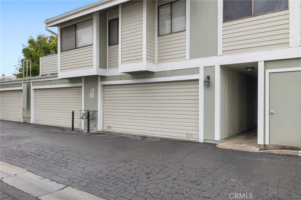 27114 Hidaway Avenue 3, Santa Clarita, California 91351 home-pic-25