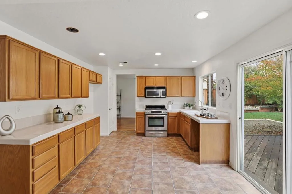 1341 Briarberry Lane, Gilroy, California 95020 home-pic-23