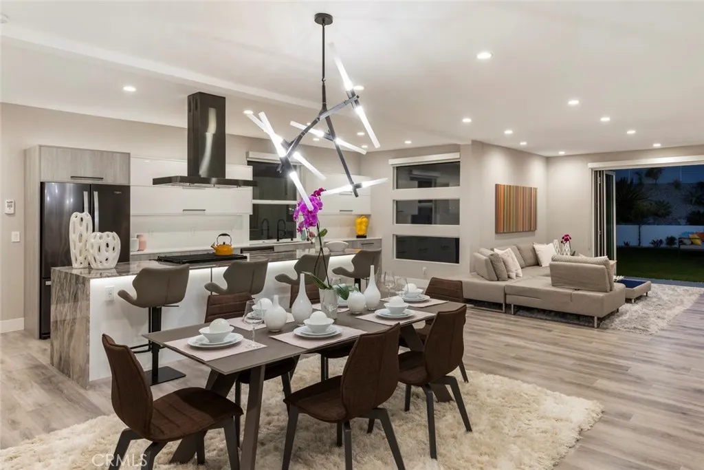 4731 Topanga Canyon Boulevard, Woodland Hills, California 91364 home-pic-43