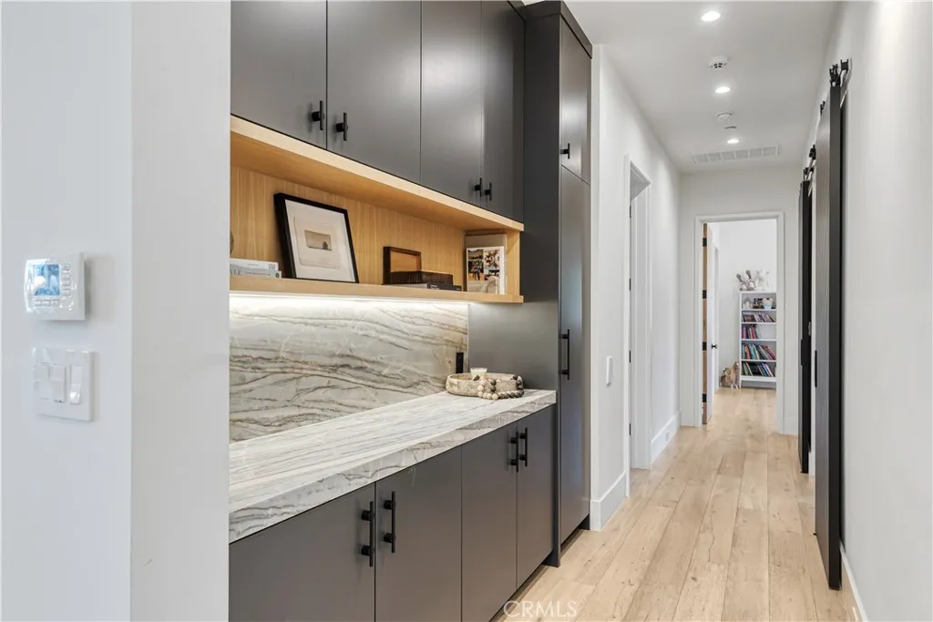 4050 Contera Road, Encino, California 91436 home-pic-37