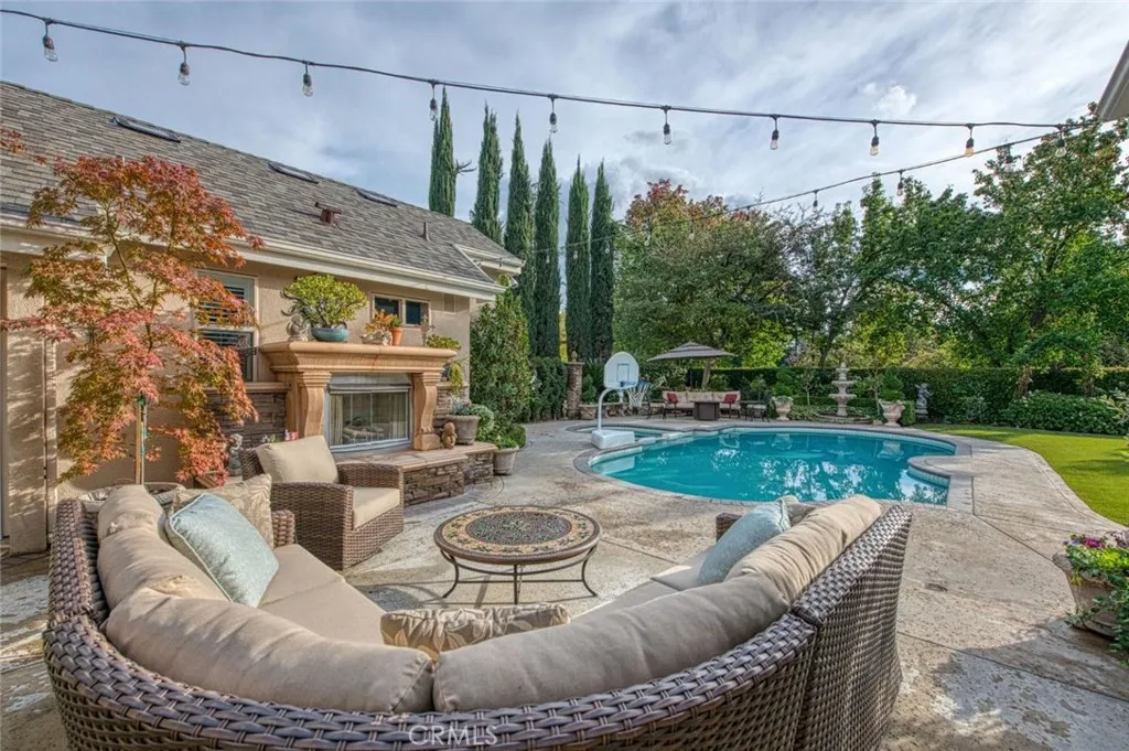1181 E Newhall, Fresno, California 93720 home-pic-28