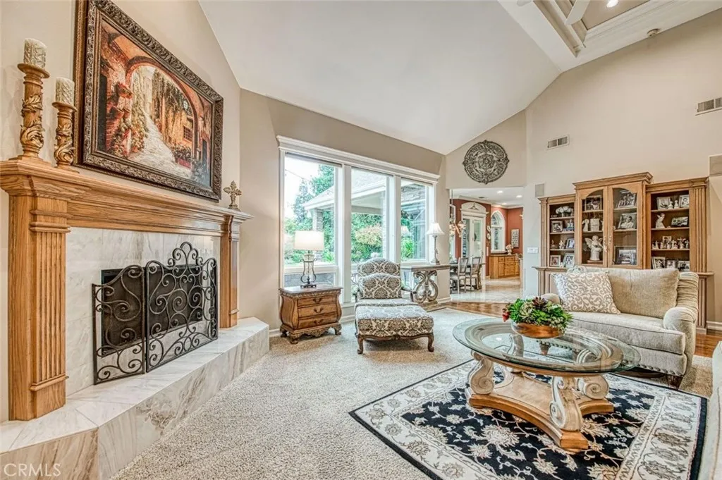 1181 E Newhall, Fresno, California 93720 home-pic-8