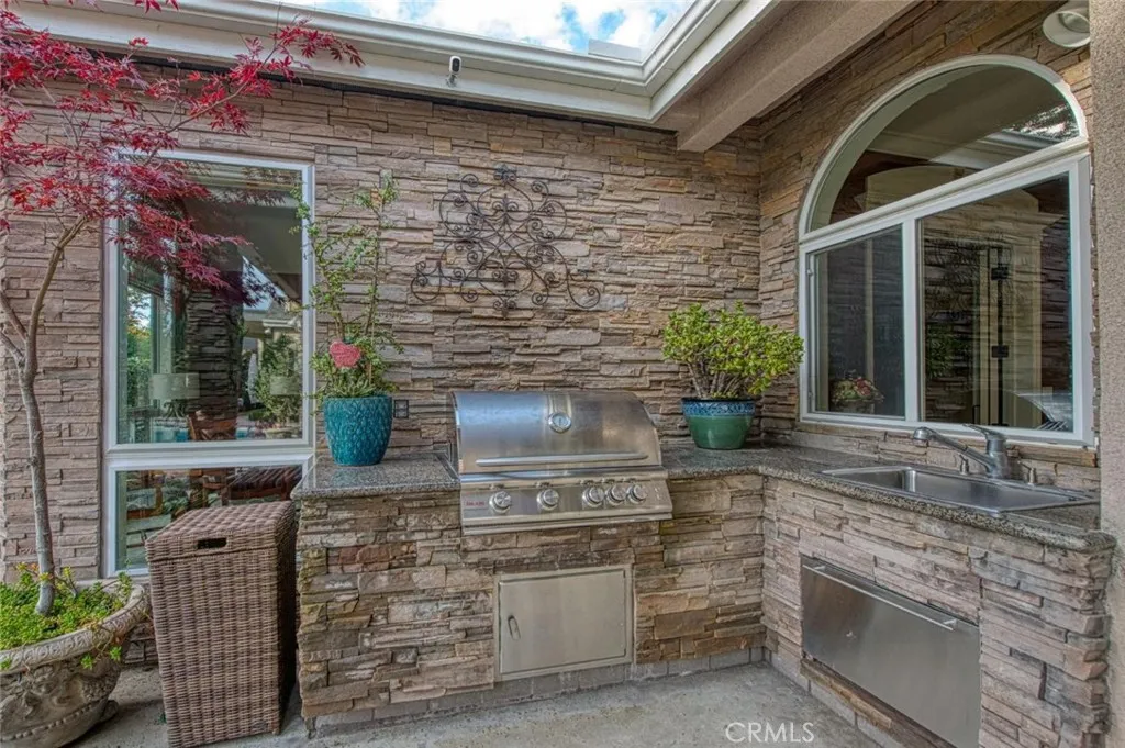 1181 E Newhall, Fresno, California 93720 home-pic-27