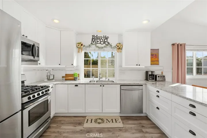 896 Monarch, Corona, California 92879