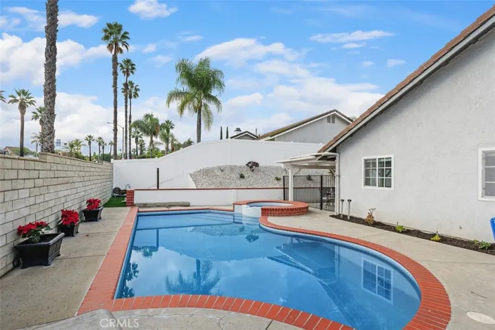 896 Monarch, Corona, California 92879