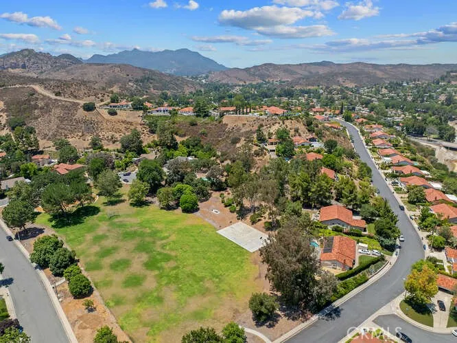 2039 Channelford Road, Westlake Village, California 91361 home-pic-55