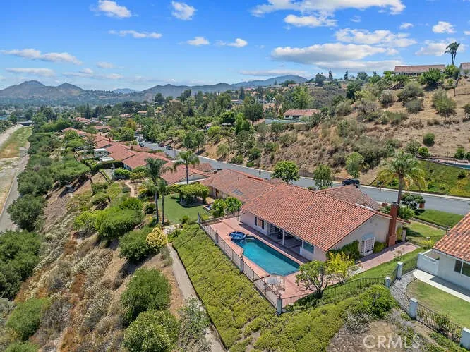 2039 Channelford Road, Westlake Village, California 91361 home-pic-2