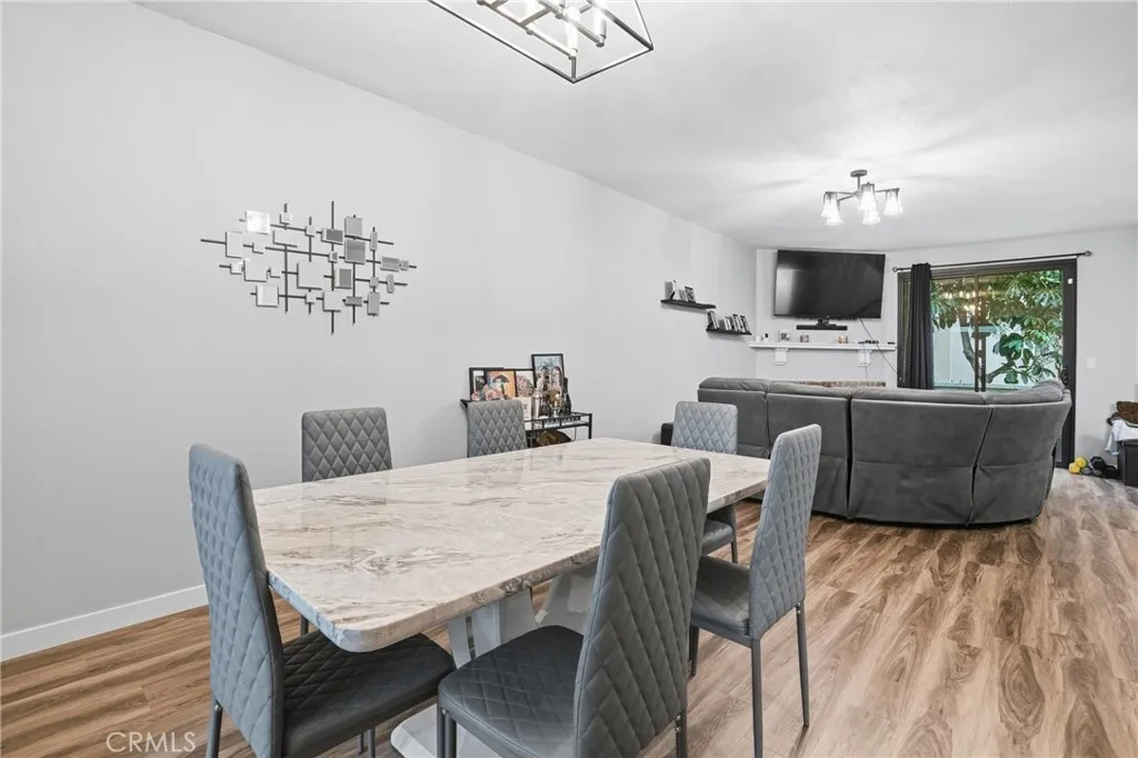 6540 Hayvenhurst Avenue 3, Lake Balboa, California 91406 home-pic-9