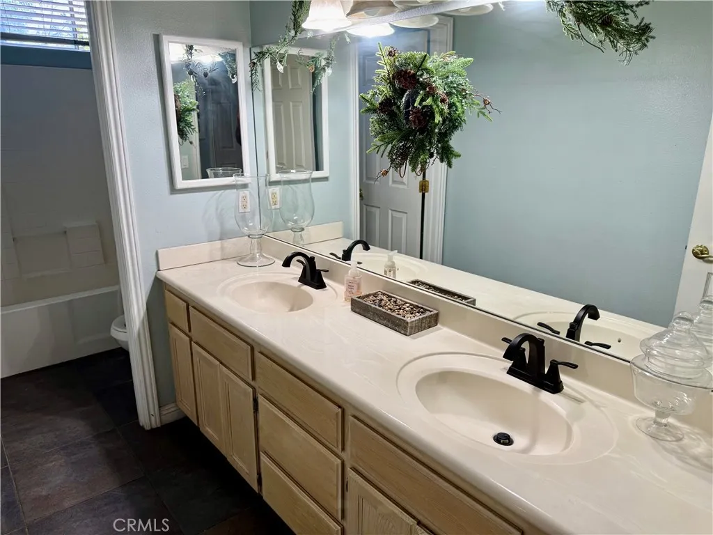 9869 Kehl Canyon Road, Cherry Valley, California 92223 home-pic-12