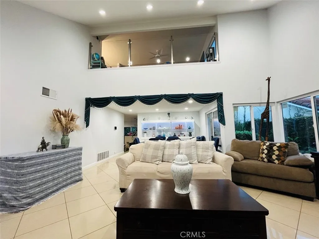 12711 Castleford, Cerritos, California 90703 home-pic-4