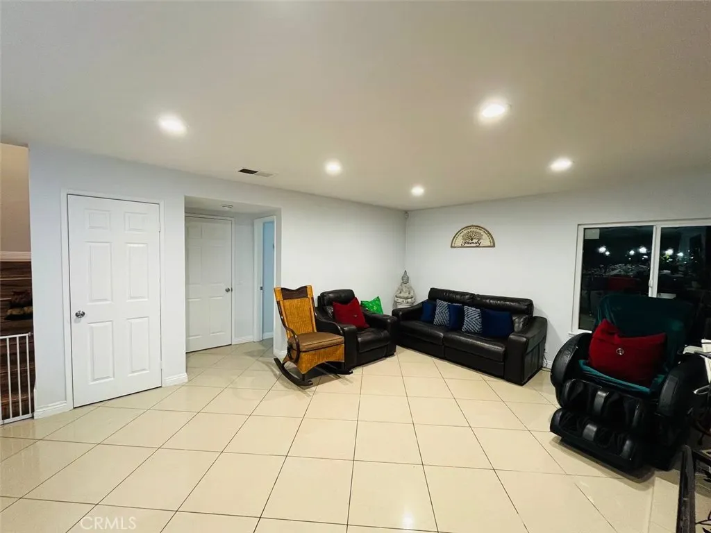 12711 Castleford, Cerritos, California 90703 home-pic-8