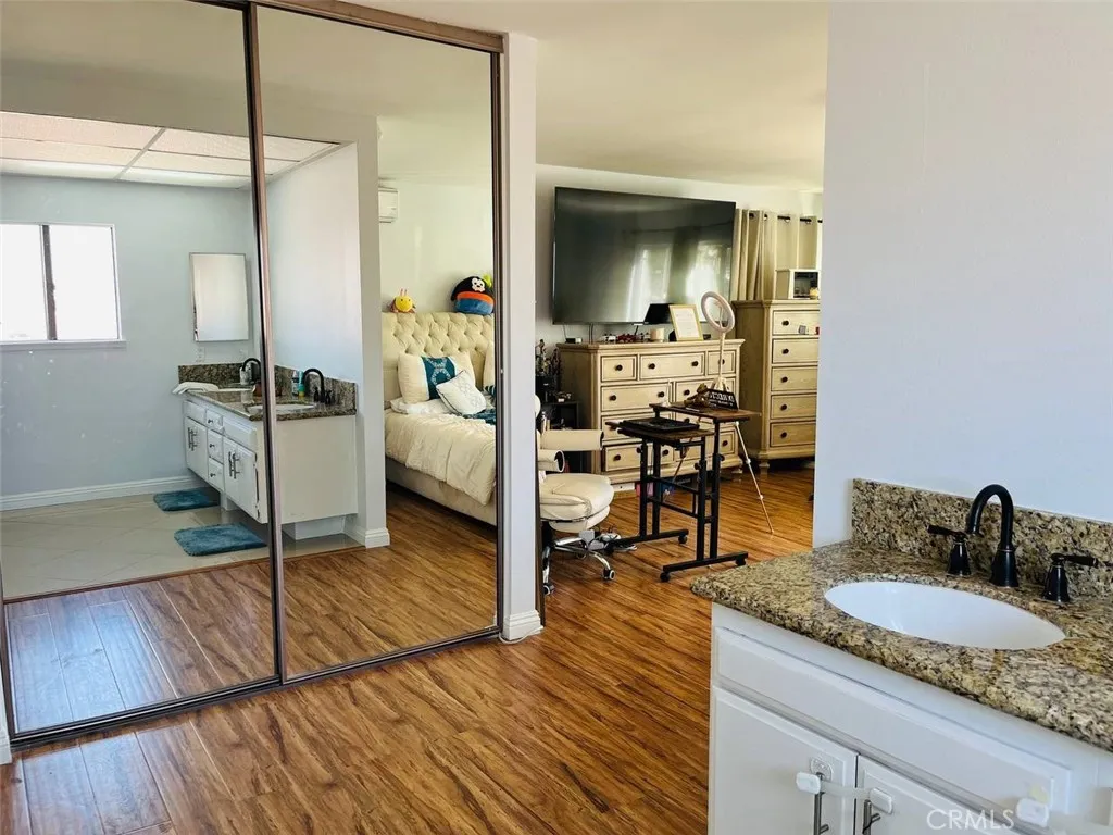 12711 Castleford, Cerritos, California 90703 home-pic-16